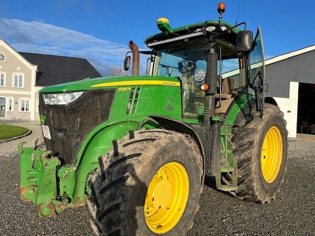 John Deere 7230R