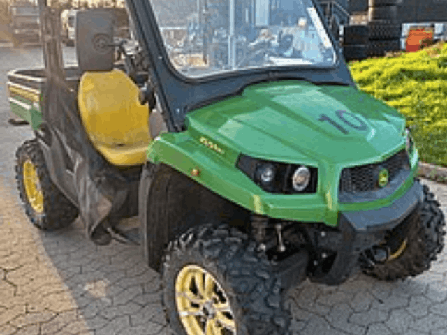 John Deere gator xuv 550