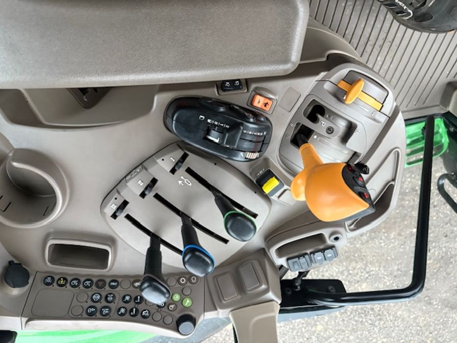 John Deere 6155M AUTOQUARD, FRONTLIFT, TLS - Traktorer - Traktorer 4 wd - 19