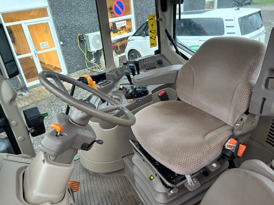 John Deere 6155M AUTOQUARD, FRONTLIFT, TLS - Traktorer - Traktorer 4 wd - 16