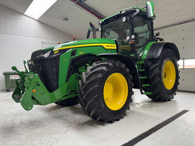 John Deere 8R340