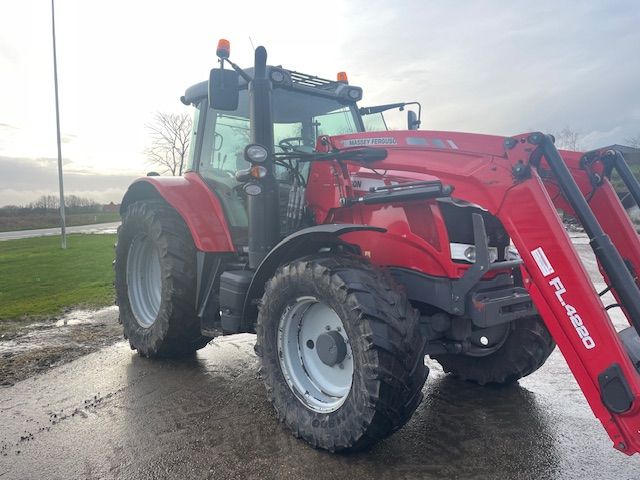 Massey Ferguson 6715 S Med læsser