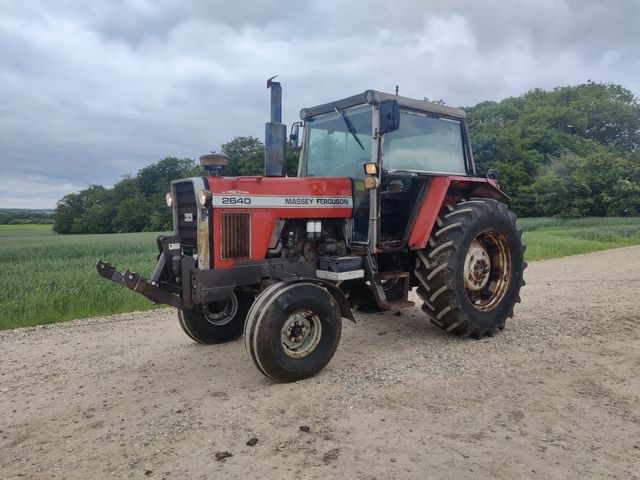 Massey Ferguson 2640 med frontlift