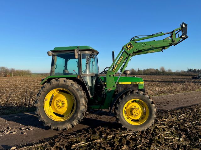 John Deere 2850