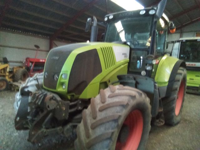 CLAAS AXION 850