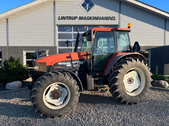 New Holland M100