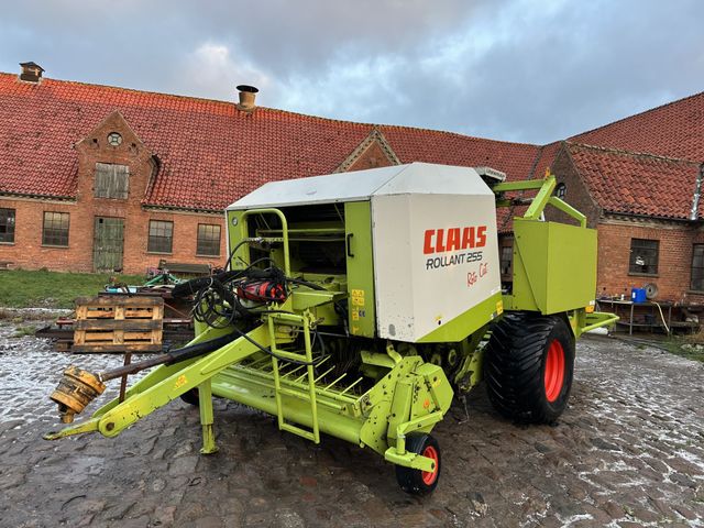 CLAAS ROLLANT 255 RC UNIWRAP