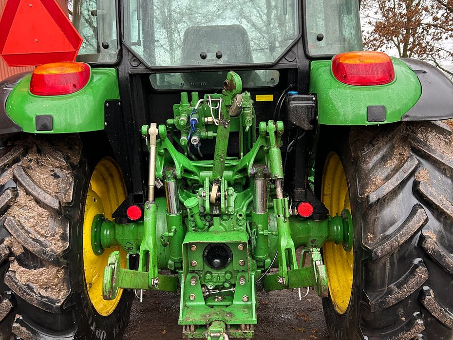 John Deere 5070M - Traktorer - Traktorer 4 wd - 2