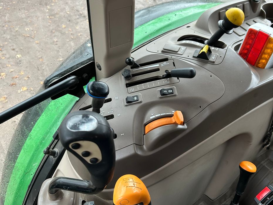 John Deere 5070M - Traktorer - Traktorer 4 wd - 3