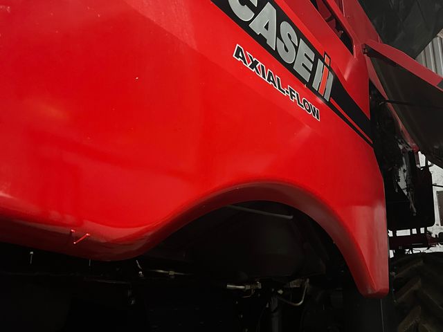Case IH Axial Flow 8240