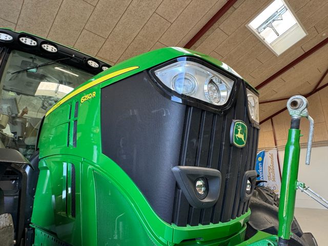 John Deere 6250R