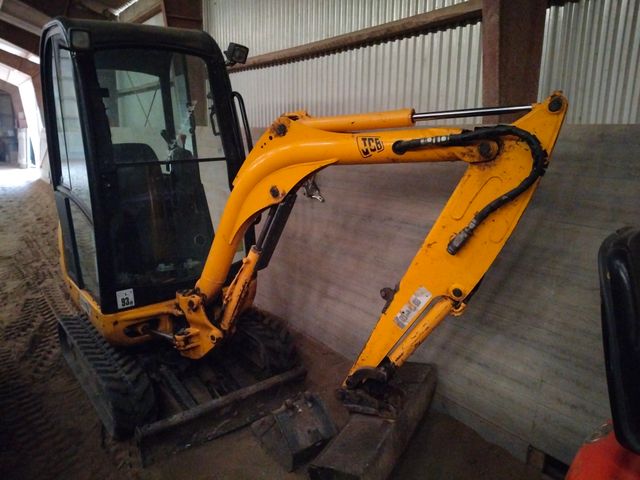 JCB 8018