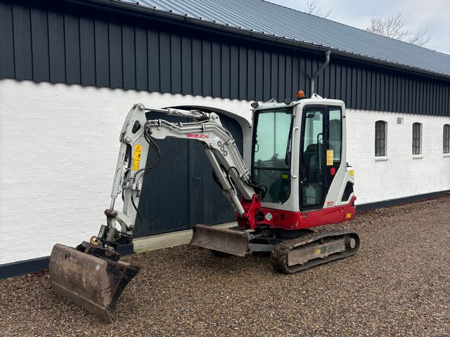 Takeuchi TB225