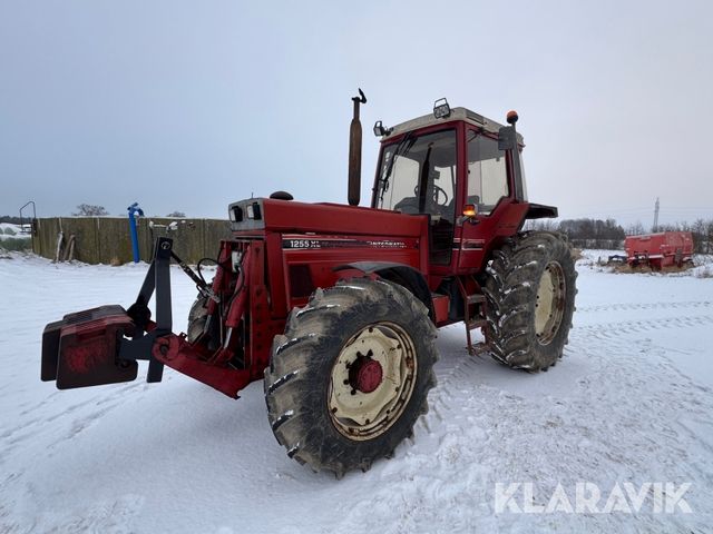International 1255 XL