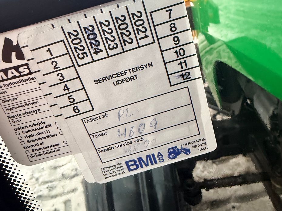 John Deere 3720 eHydro - Traktorer - Kompakt traktorer - 21