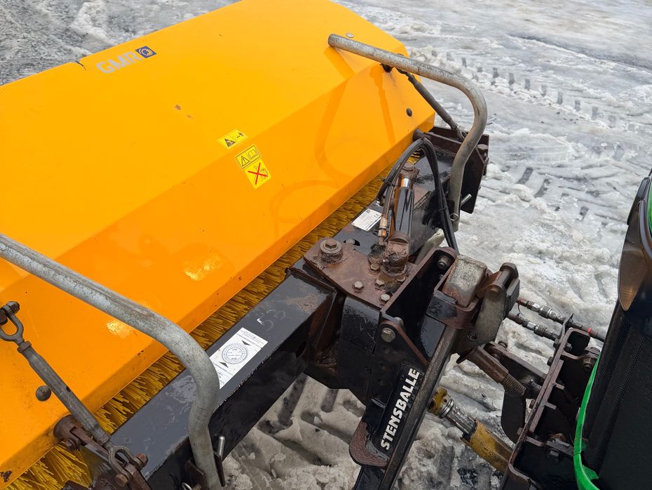 John Deere 3720 eHydro - Traktorer - Kompakt traktorer - 23