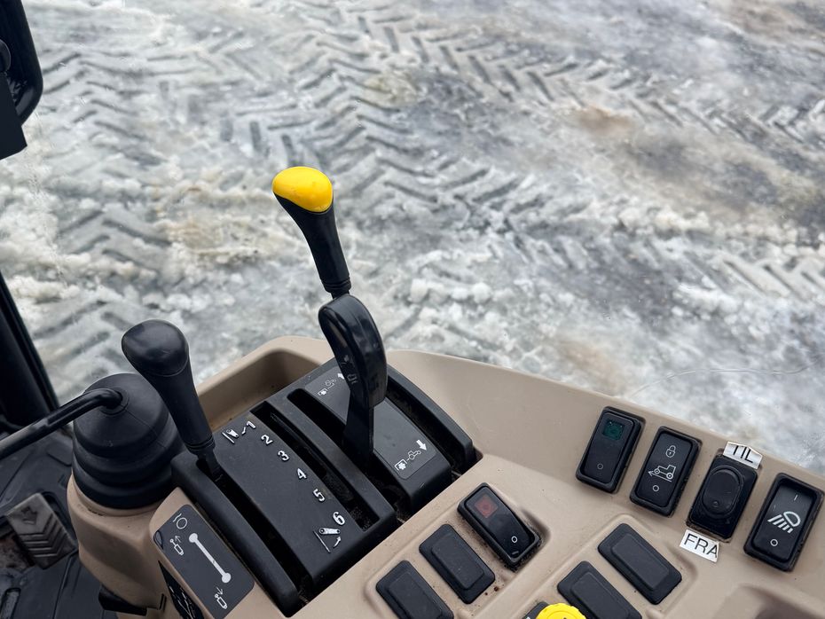 John Deere 3720 eHydro - Traktorer - Kompakt traktorer - 19