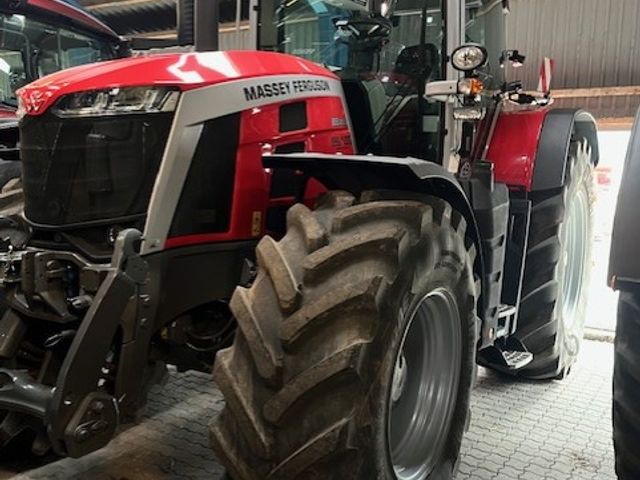 Massey Ferguson 8S.265 Dyna 7 Exclusive