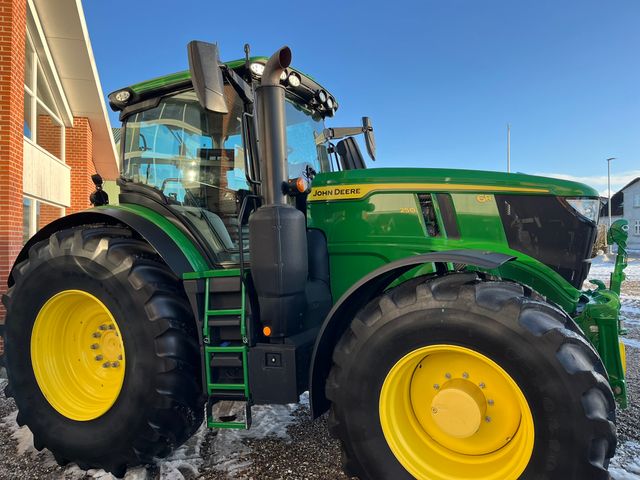 John Deere 6R250