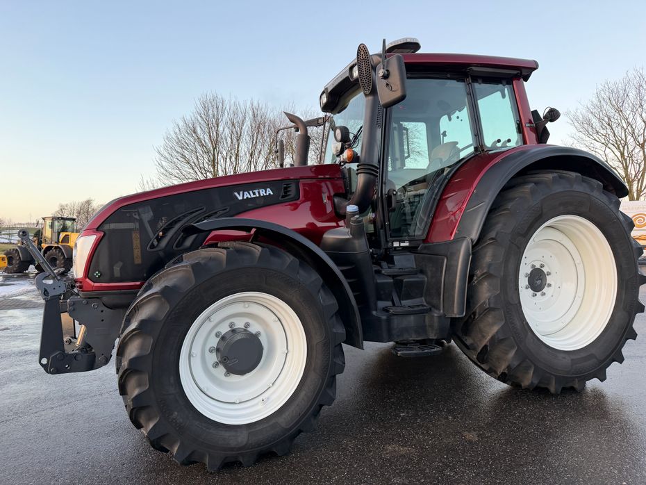 Valtra T163 DIRECT KUN 5300 TIMER OG FRONT PTO! - Traktorer - Traktorer 4 wd - 3