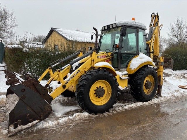 New Holland LB 115 B