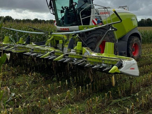 CLAAS ORBIS 900
