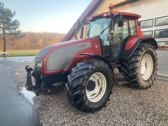 Valtra T140