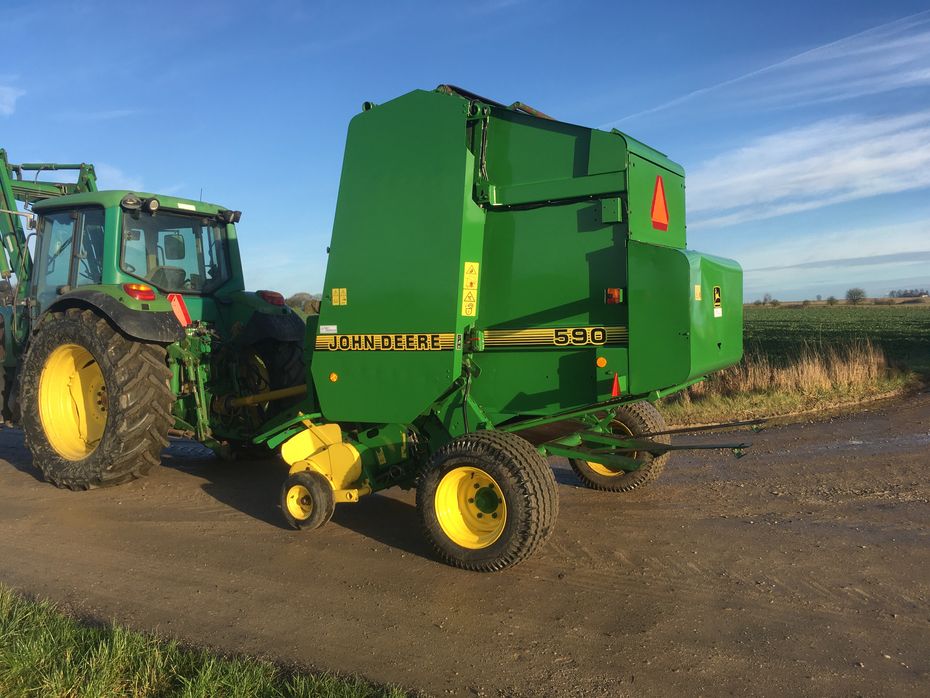 John Deere 590 m/Snitter og Net-binding - Pressere - Rundballe - 3