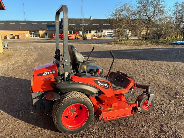 Kubota ZD1211R-60 Zero Turn