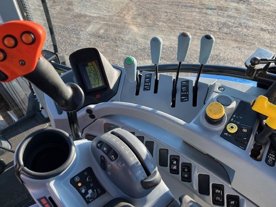 New Holland T7.210 - Traktorer - Traktorer 4 wd - 7