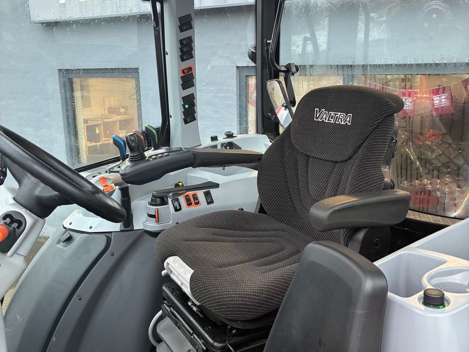 Valtra A114 H4 - Traktorer - Traktorer 4 wd - 9