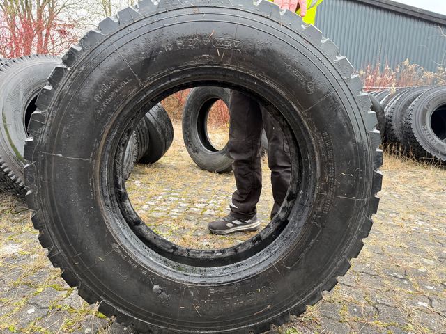 Michelin 10R22.5