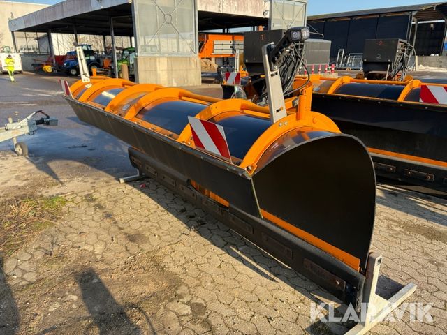 Villeton Epoke VSH 32 12 G med hydraulisk sidevinge og trådløs fjernbetjening