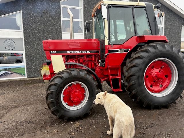 Case IH 886