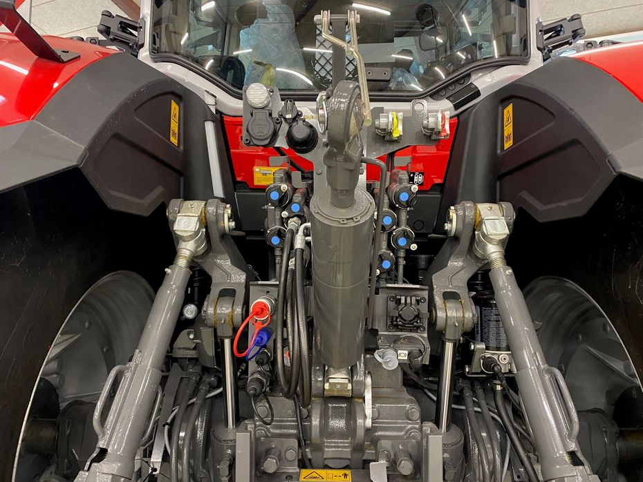 Massey Ferguson 8S-305 Dyna VT Exclusive - Traktorer - Traktorer 4 wd - 7