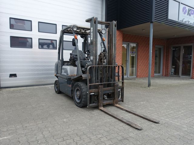 Nissan Atlet Y1D2A25T