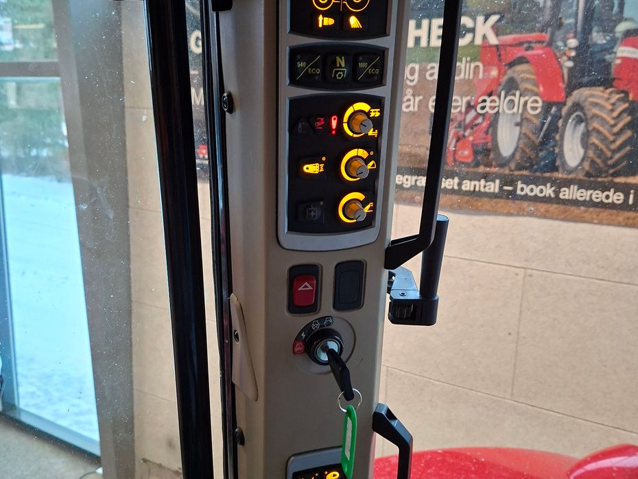 Massey Ferguson 6615 Essential - Traktorer - Traktorer 4 wd - 12