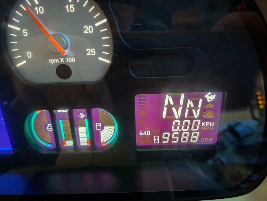 Massey Ferguson 6615 Essential - Traktorer - Traktorer 4 wd - 10