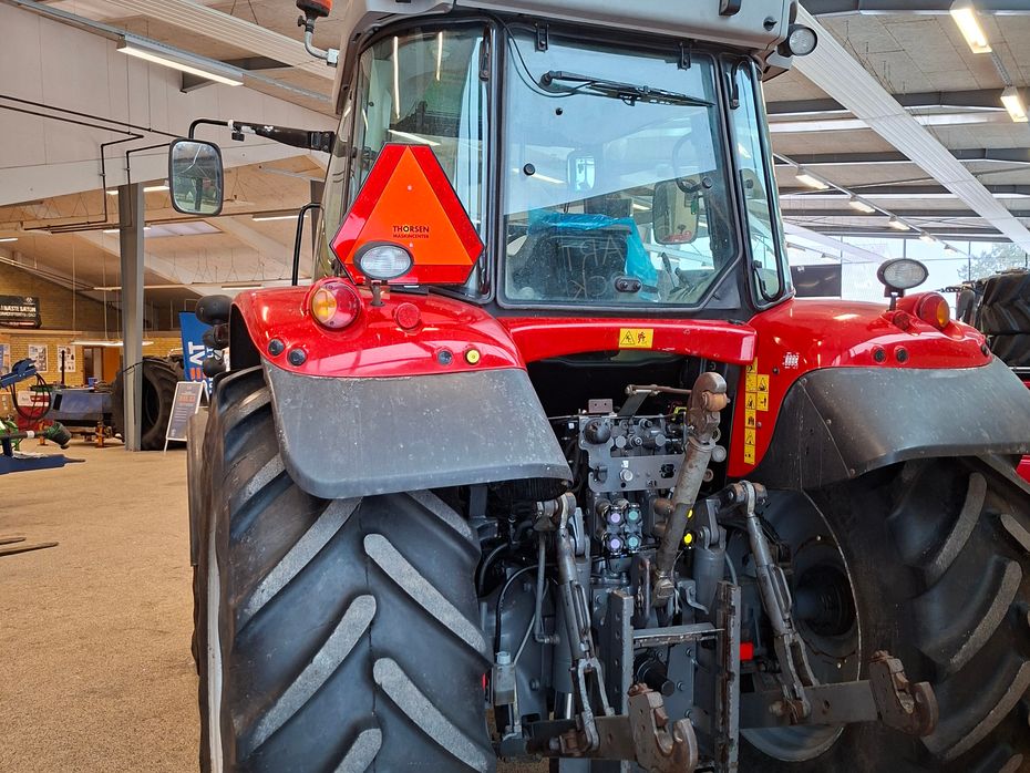 Massey Ferguson 6615 Essential - Traktorer - Traktorer 4 wd - 5