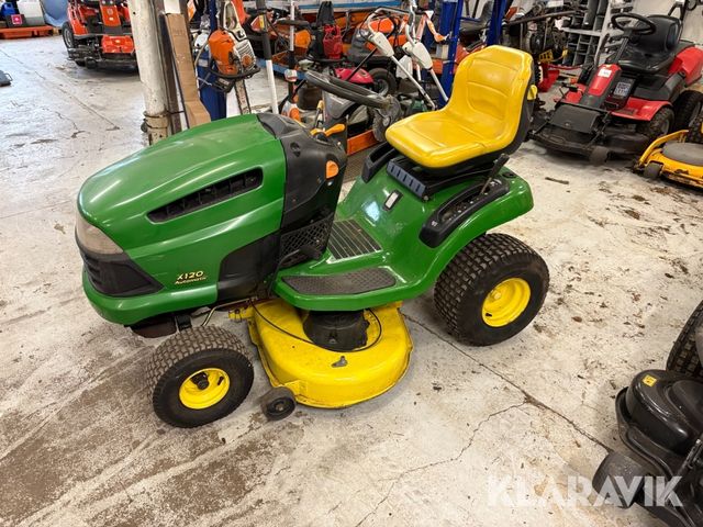 John Deere X120 Automatic