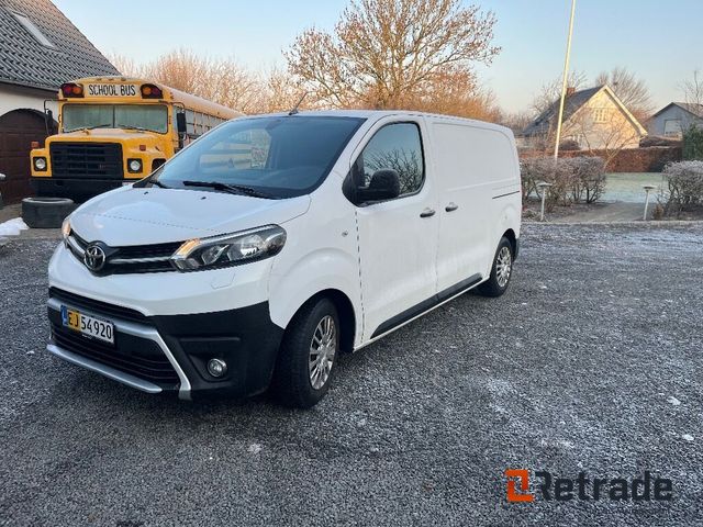 Toyota proace