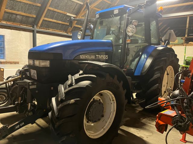 New Holland TM 165 