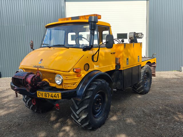 Mercedes-Benz Unimog 416