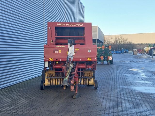 New Holland 650