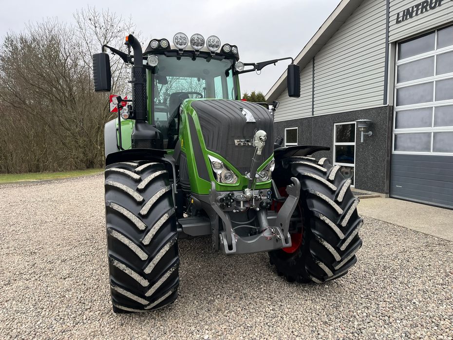 Fendt 828 Vario S4 Profi Plus Med frontlift - Traktorer - Traktorer 4 wd - 22
