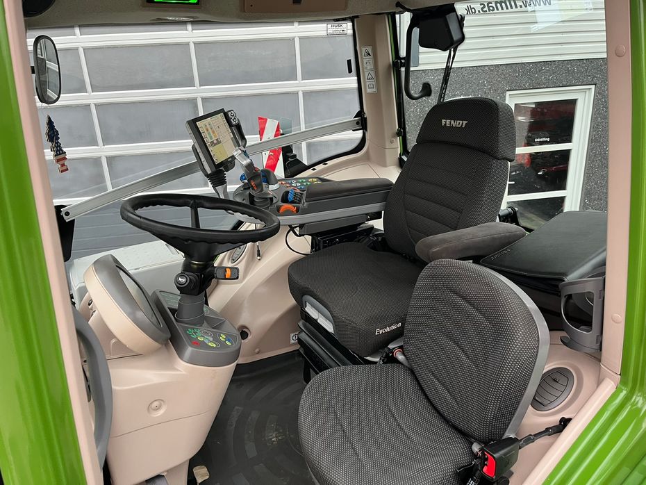 Fendt 828 Vario S4 Profi Plus Med frontlift - Traktorer - Traktorer 4 wd - 7