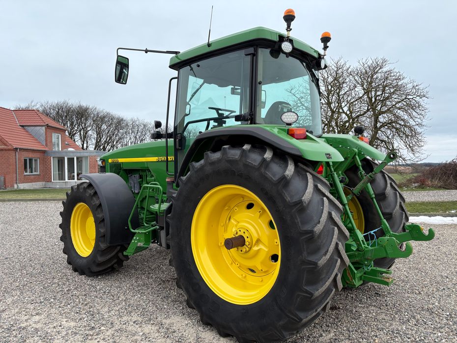 John Deere 8100 - Traktorer - Traktorer 4 wd - 5