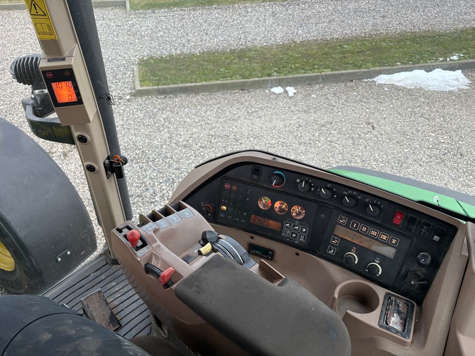 John Deere 8100 - Traktorer - Traktorer 4 wd - 6