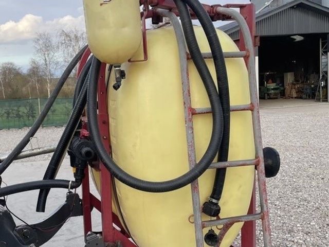 Hardi 1.000 liter fronttank Med PTO pumpe og LH1200 monitor.