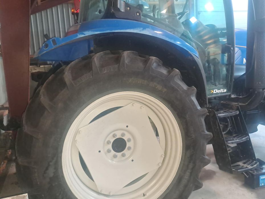 New Holland T6030 Delta NEW HOLLAND 6030 DELTA - Traktorer - Traktorer 4 wd - 5